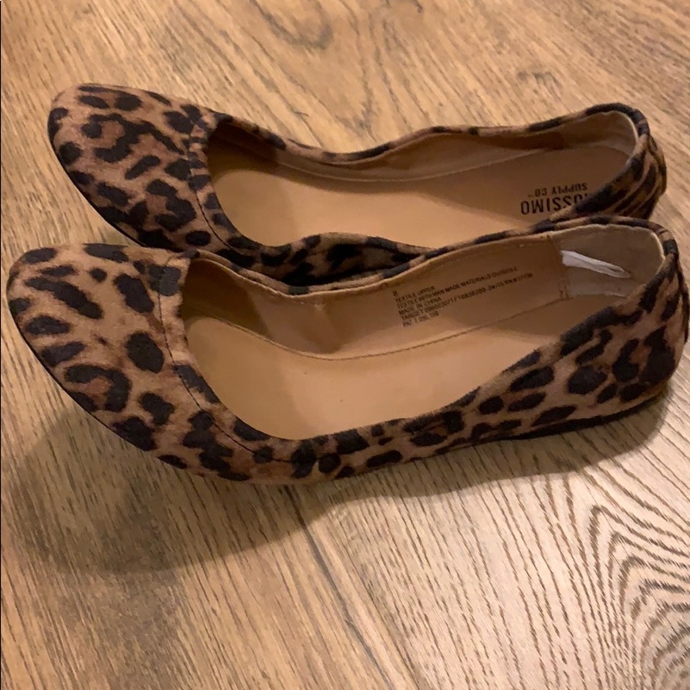 Women’s cheetah print flats
